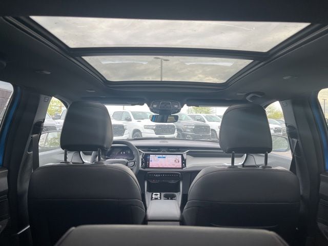 2026 Jeep Cherokee Limited - Photo 12