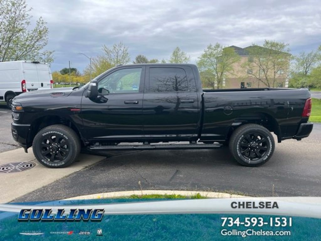 New 2026 Ram 2500 BIG HORN CREW CAB 4X4 6'4 BOX Pickup