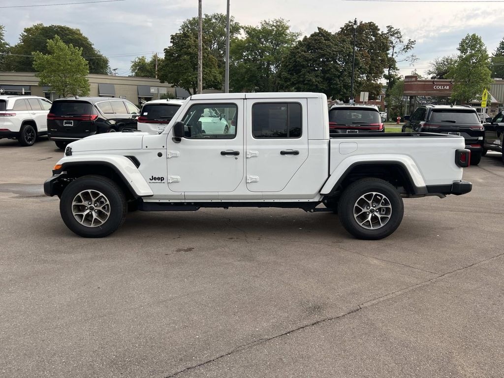 Used 2026 Jeep Gladiator Sport S Truck