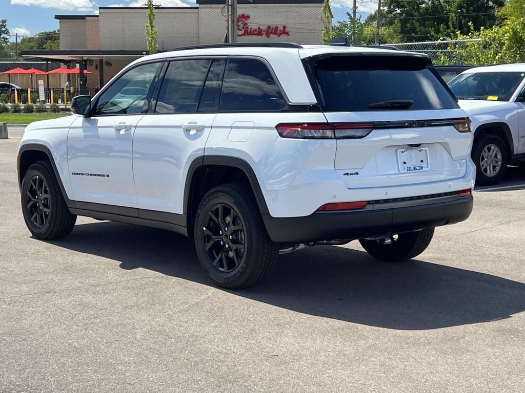 New 2026 Jeep Grand Cherokee LAREDO ALTITUDE 4X4 Sport Utility