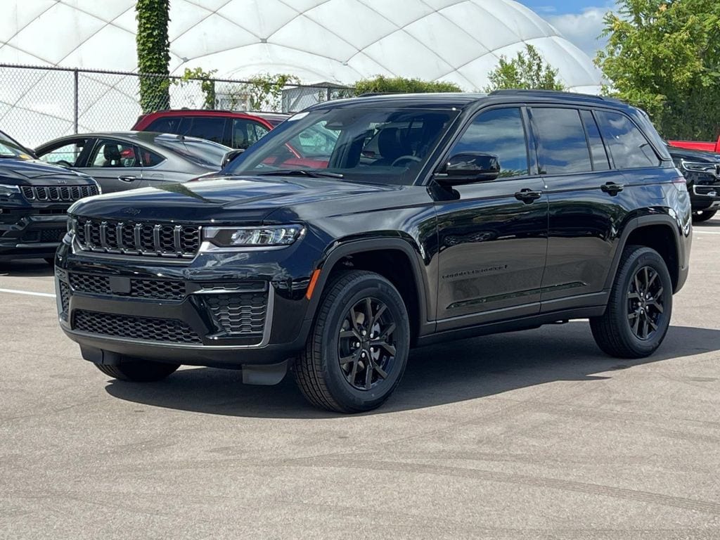 New 2026 Jeep Grand Cherokee LAREDO ALTITUDE 4X4 Sport Utility