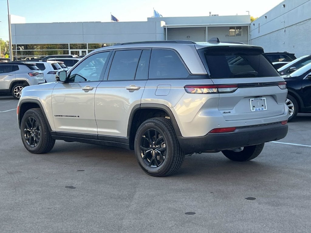 Used 2026 Jeep Grand Cherokee Altitude SUV