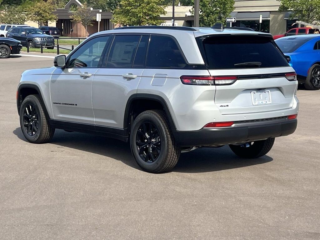New 2026 Jeep Grand Cherokee LAREDO ALTITUDE 4X4 Sport Utility
