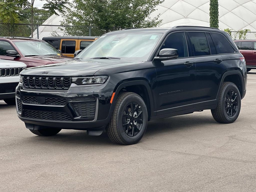 New 2026 Jeep Grand Cherokee LAREDO ALTITUDE 4X4 Sport Utility