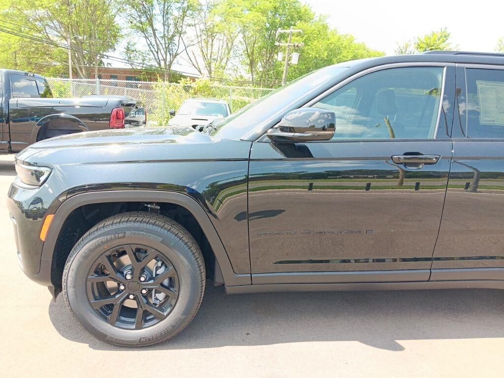 New 2026 Jeep Grand Cherokee LAREDO ALTITUDE 4X4 Sport Utility
