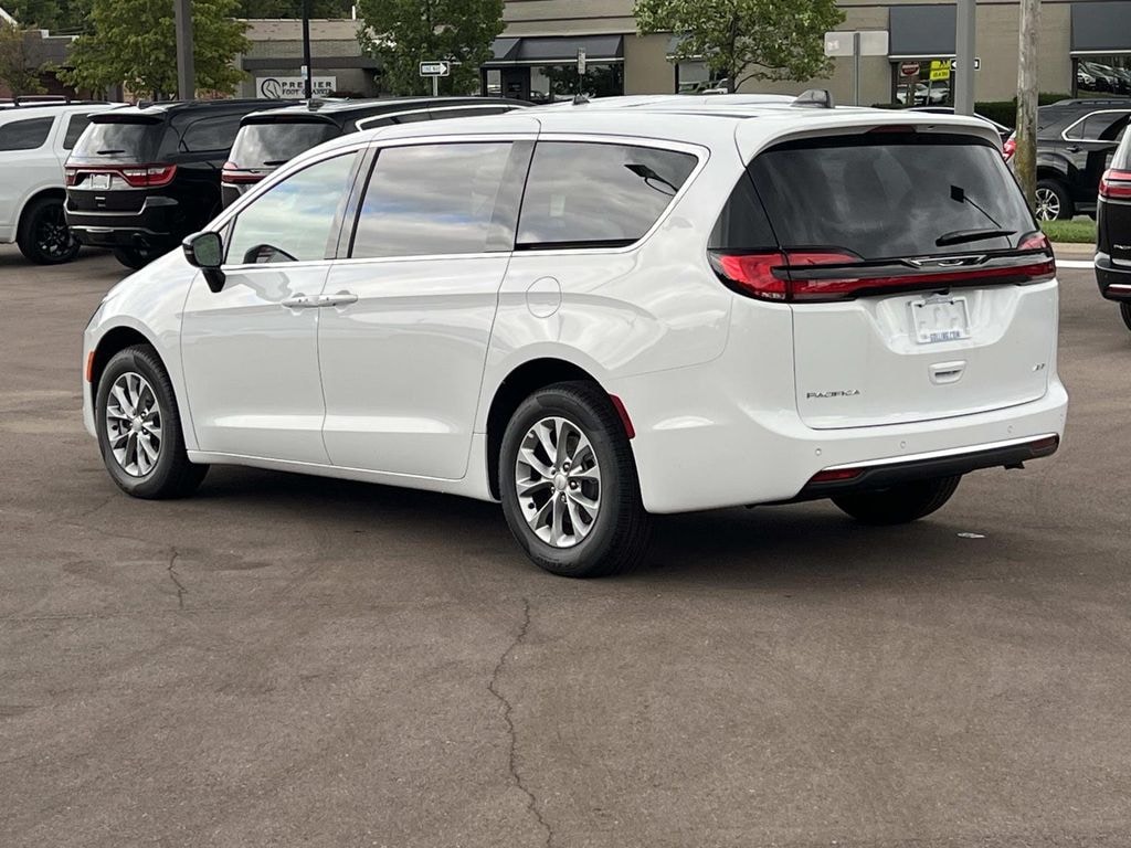New 2027 Chrysler Pacifica SELECT AWD Passenger Van