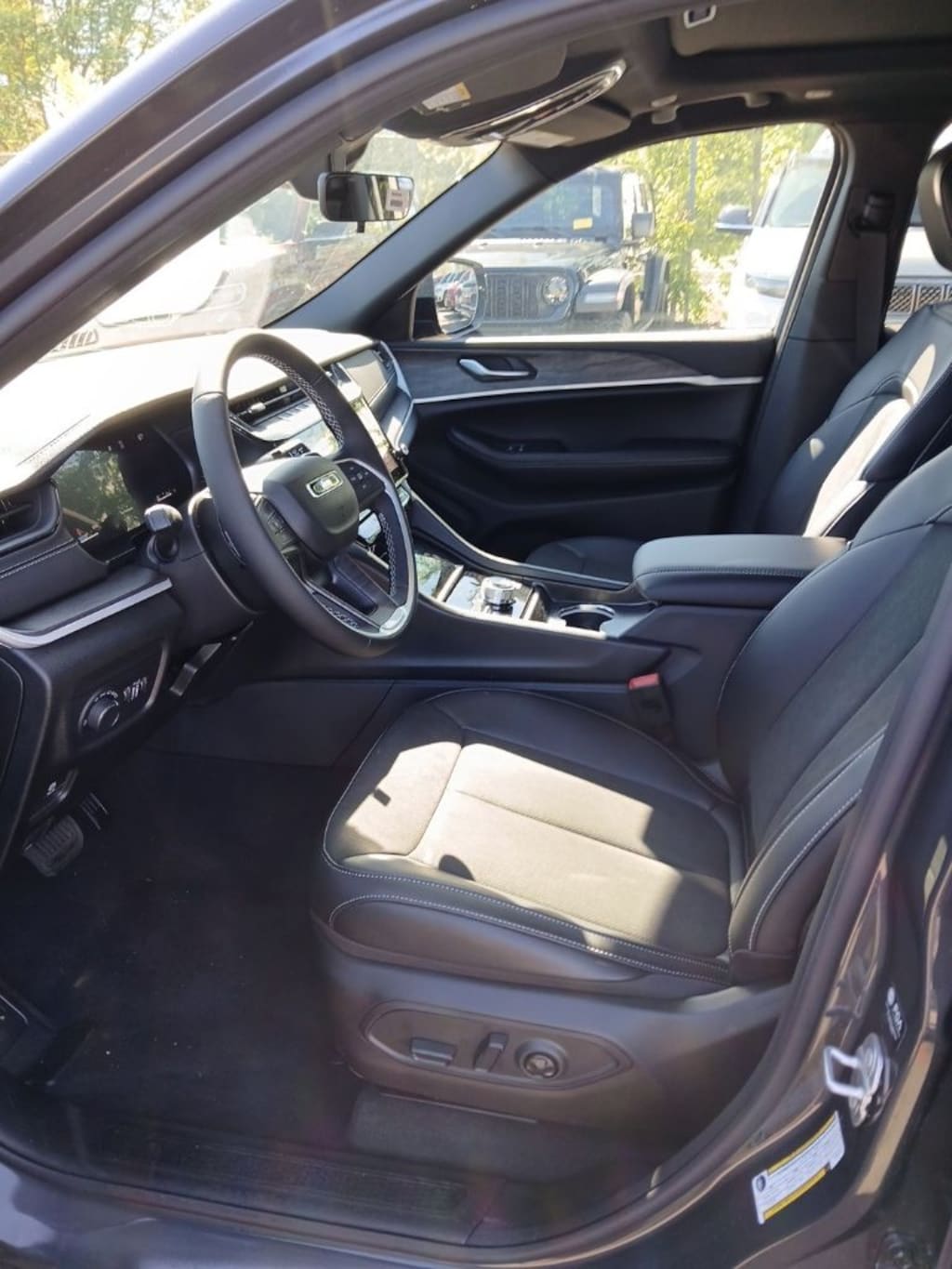 Used 2026 Jeep Grand Cherokee Altitude SUV
