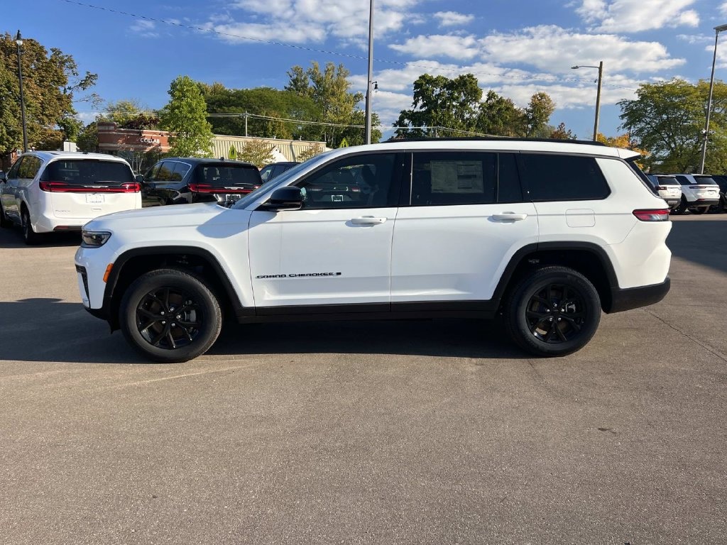 New 2026 Jeep Grand Cherokee L LAREDO ALTITUDE 4X4 Sport Utility
