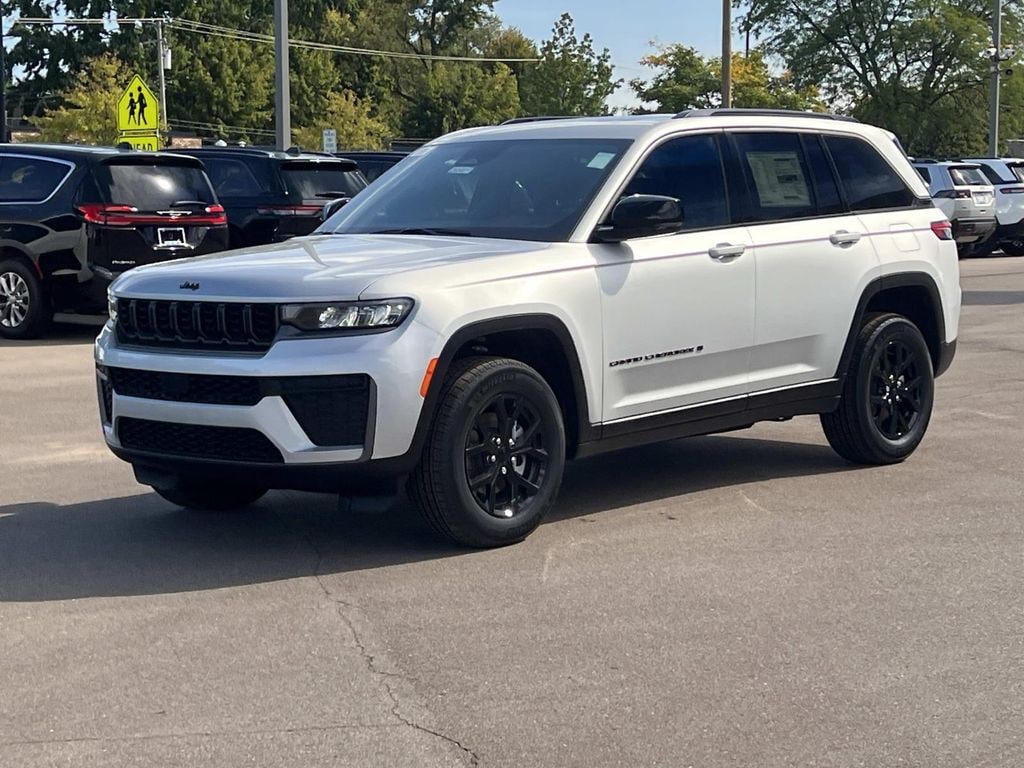 New 2026 Jeep Grand Cherokee LAREDO ALTITUDE 4X4 Sport Utility