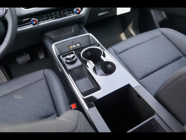 2027 Chevrolet Equinox LT - Photo 14
