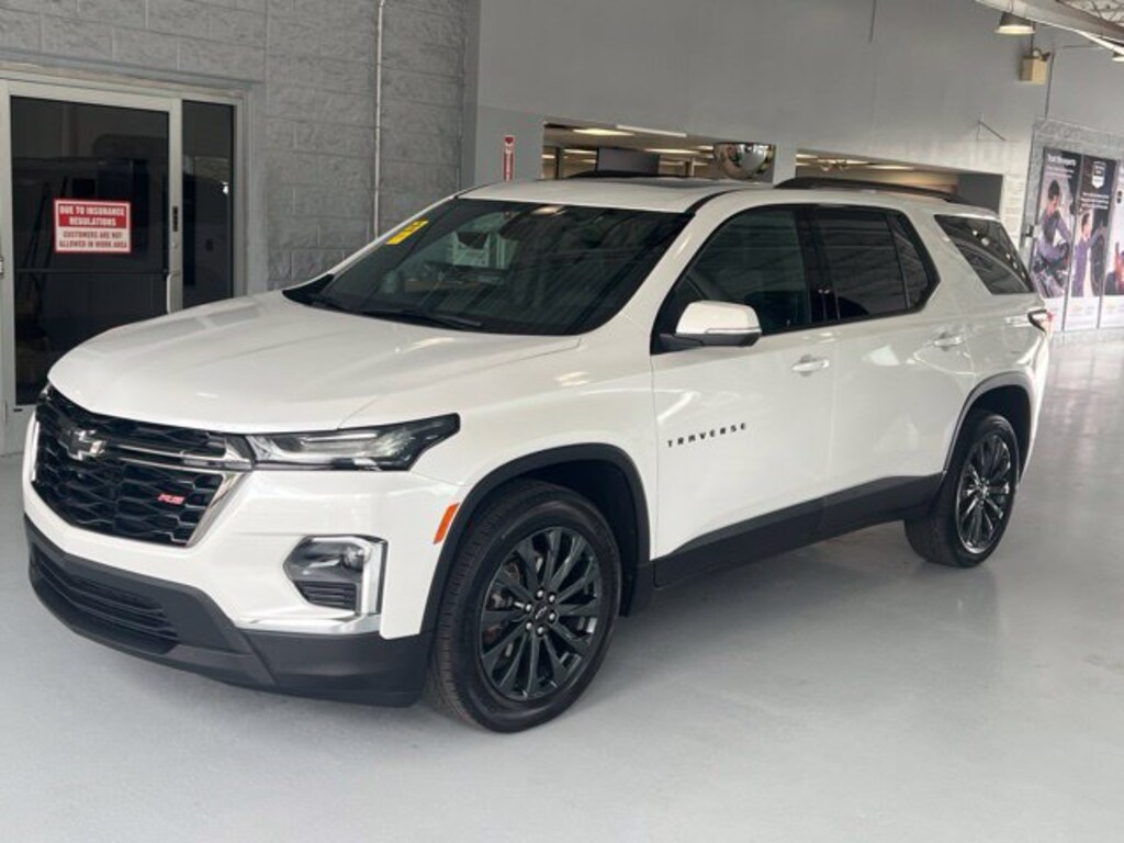 Used 2023 Chevrolet Traverse RS SUV