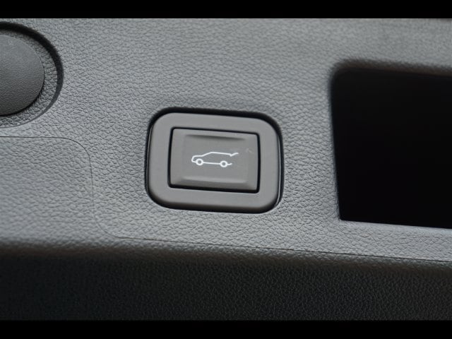 2027 Chevrolet Equinox LT - Photo 18