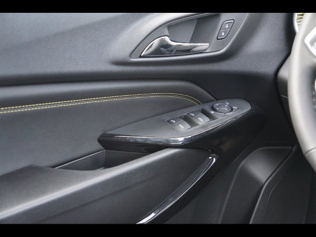 2026 Chevrolet Trax LT - Photo 17
