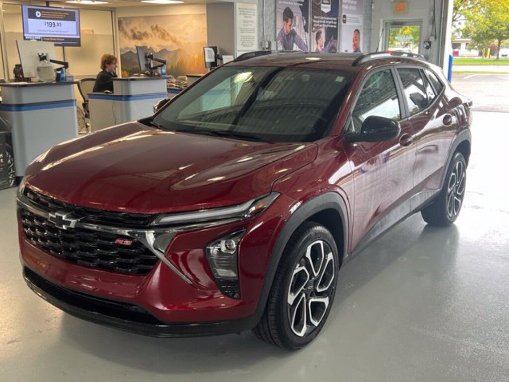 Used 2025 Chevrolet Trax 2RS SUV