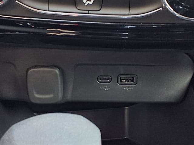 2026 Chevrolet Trax LT - Photo 9