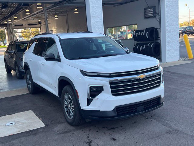 Used 2024 Chevrolet Traverse LT SUV