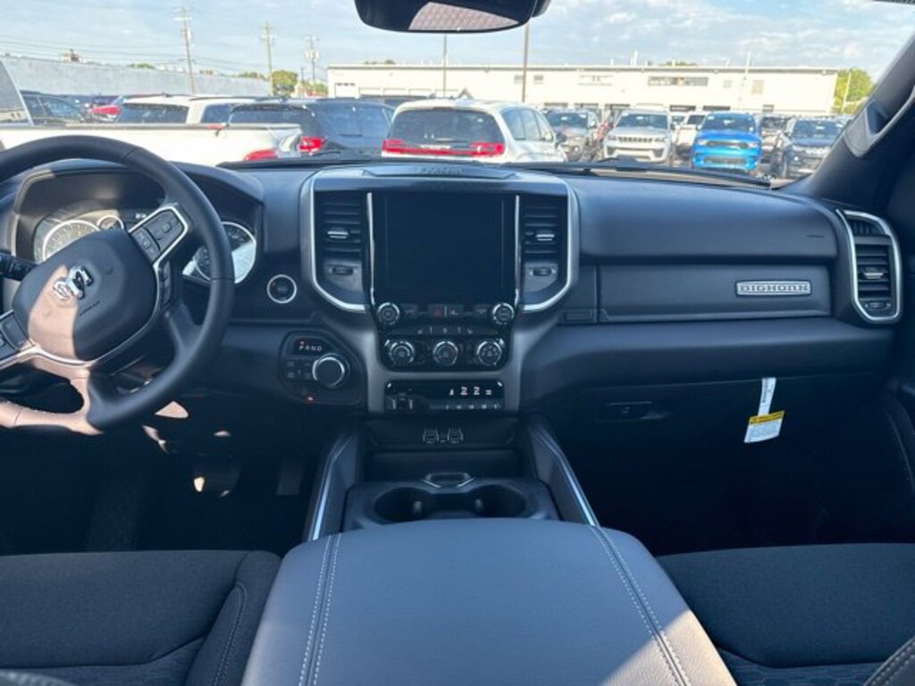 New 2027 Ram 1500 BIG HORN CREW CAB 4X4 5'7 BOX Pickup
