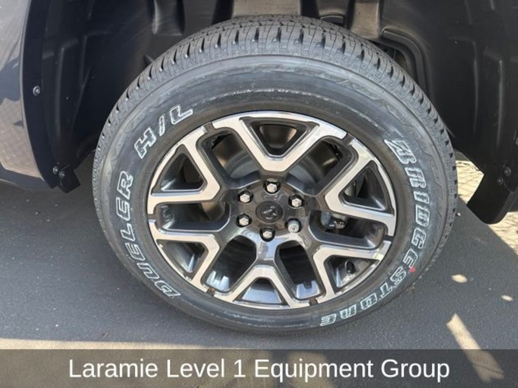 New 2026 Ram 1500 LARAMIE CREW CAB 4X4 5'7 BOX Pickup
