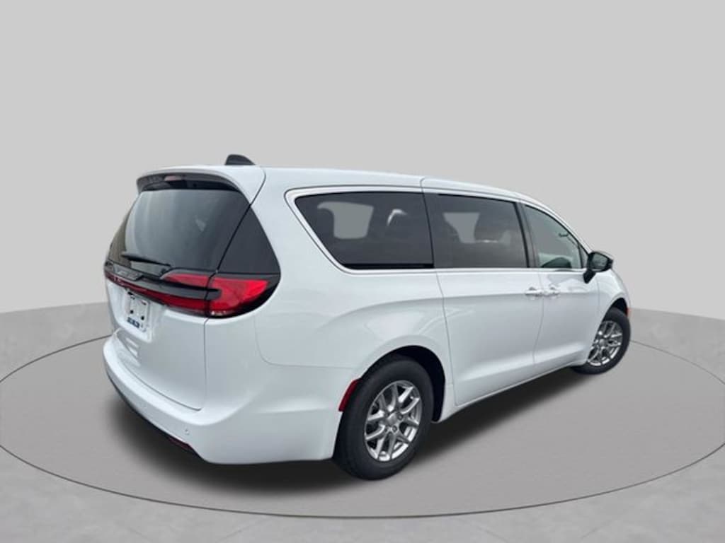 Used 2027 Chrysler Pacifica Select Van Passenger Van