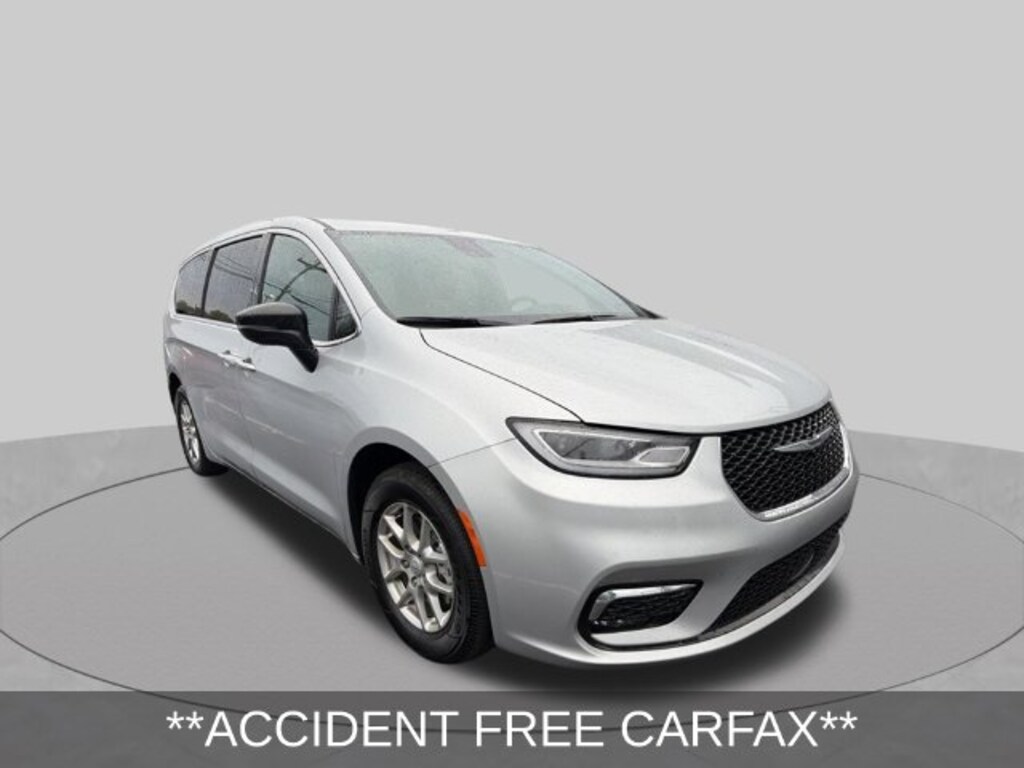 Used 2026 Chrysler Pacifica Select Van Passenger Van