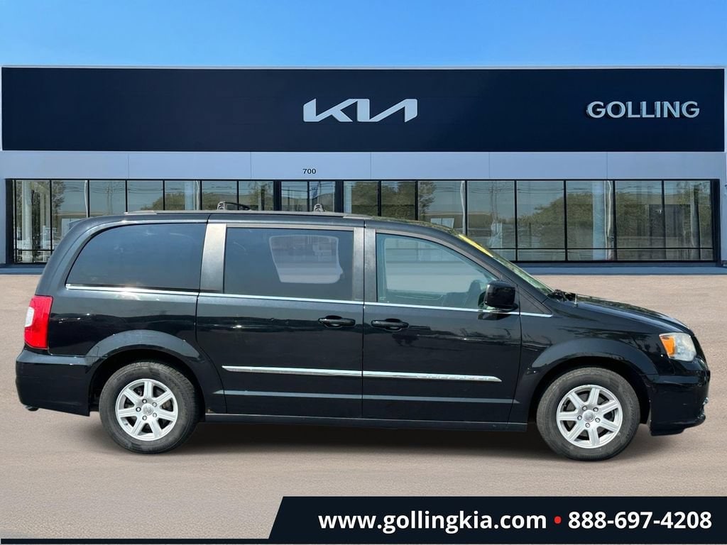 Used 2012 Chrysler Town & Country Touring with VIN 2C4RC1BG0CR169136 for sale in Madison Heights, MI