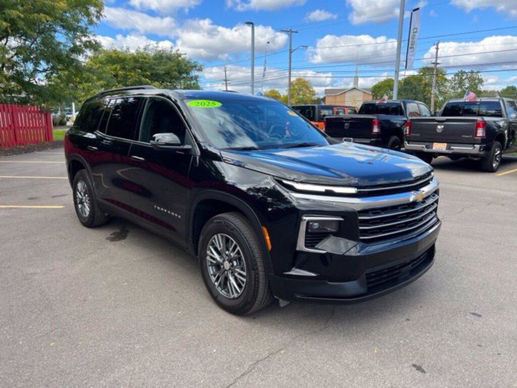 Certified 2025 Chevrolet Traverse LT SUV