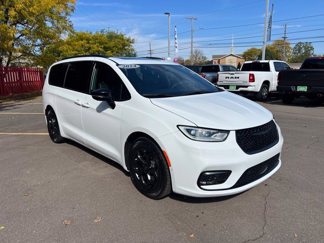 Certified 2024 Chrysler Pacifica Hybrid Select Premium S Appearance Minivan/Van