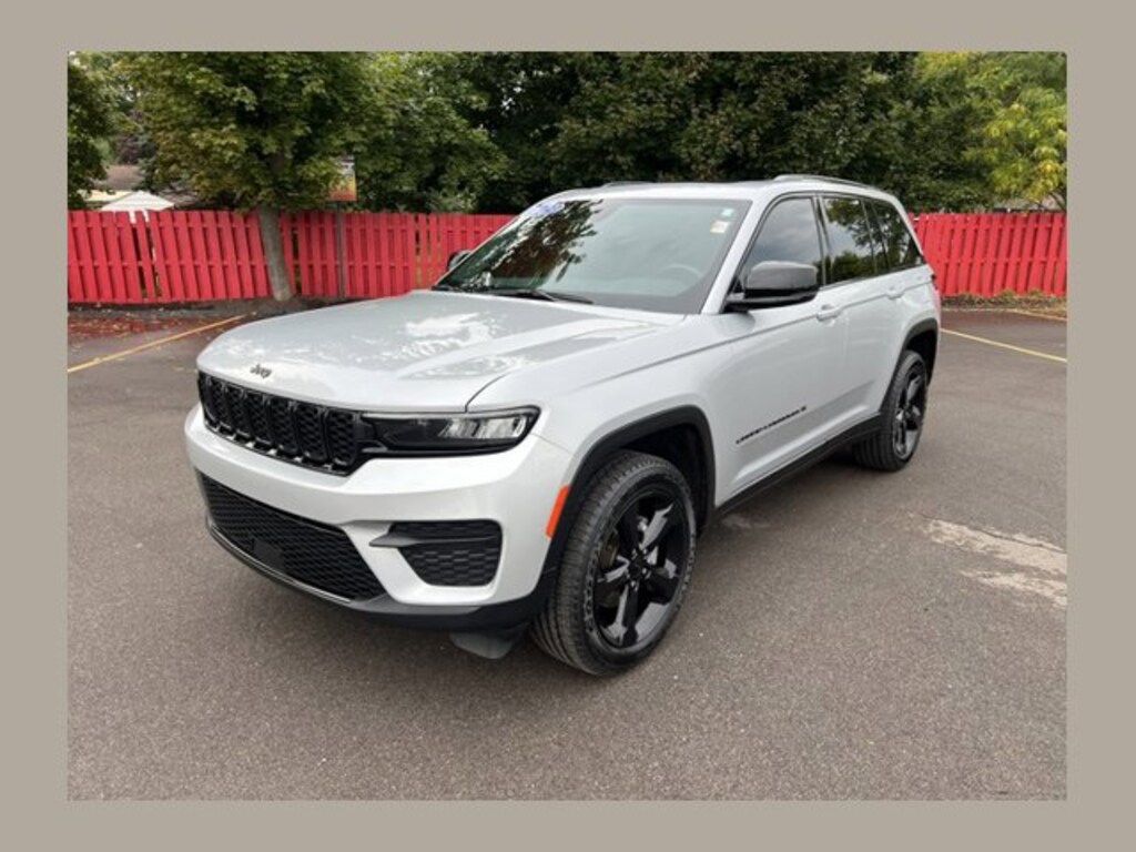 Used 2023 Jeep Grand Cherokee Altitude X SUV