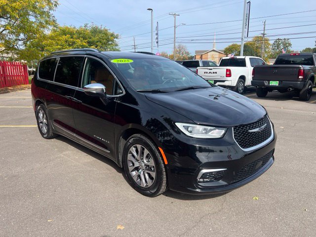 Certified 2025 Chrysler Pacifica Hybrid Pinnacle Minivan/Van