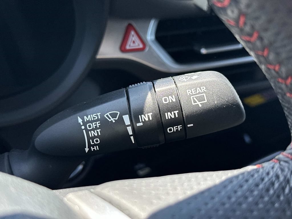 2025 Toyota Sienna XSE - Photo 25