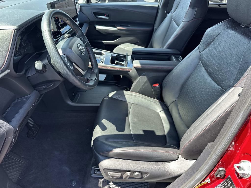 2025 Toyota Sienna XSE - Photo 20