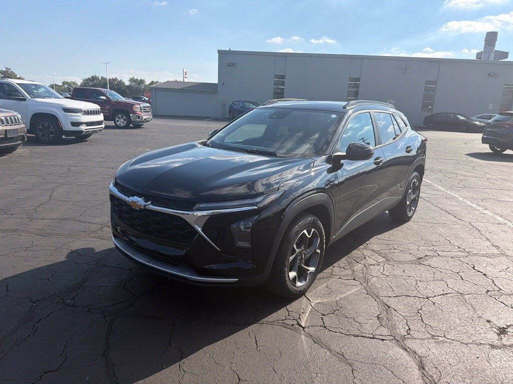 Used 2025 Chevrolet Trax LT Sport Utility