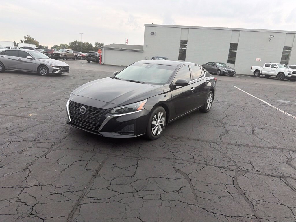 Used 2023 Nissan Altima 2.5 S Sedan