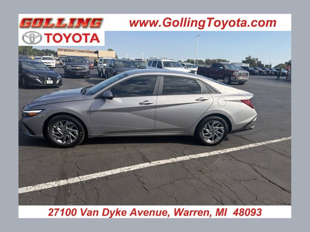 2025 Hyundai Elantra Blue