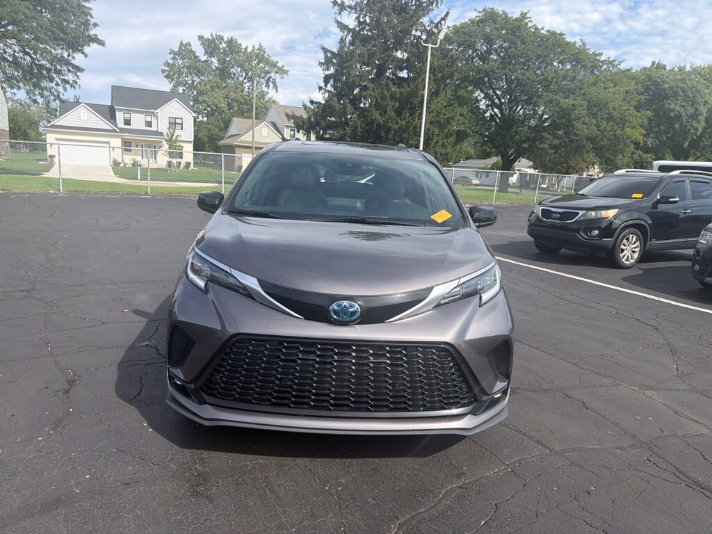 Used 2021 Toyota Sienna XSE Passenger Van