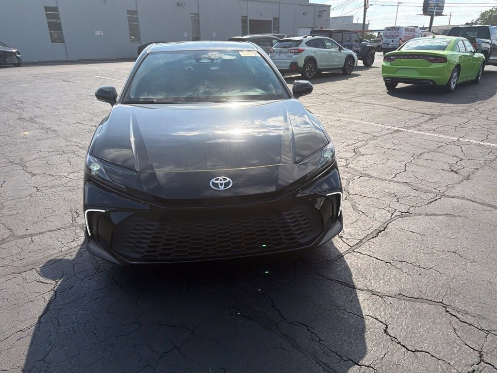 Used 2025 Toyota Camry SE Sedan