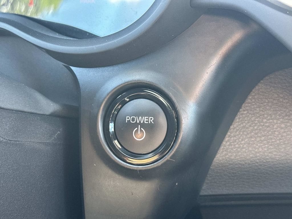 2025 Toyota Sienna XSE - Photo 28