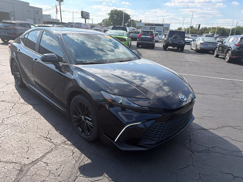 Used 2025 Toyota Camry SE Sedan