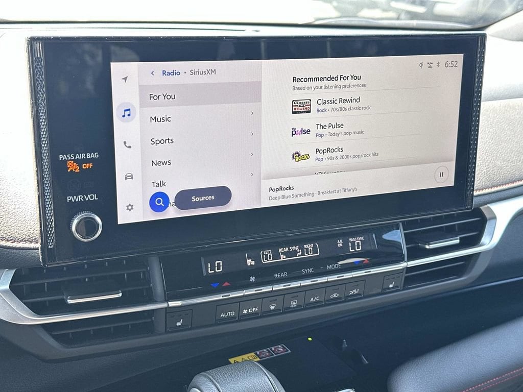 2025 Toyota Sienna XSE - Photo 31