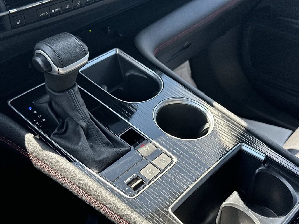 2025 Toyota Sienna XSE - Photo 32