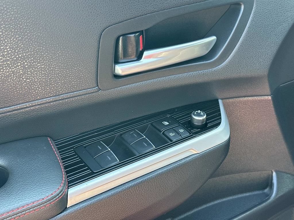 2025 Toyota Sienna XSE - Photo 17