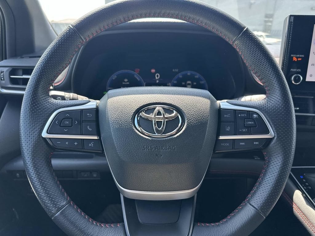 2025 Toyota Sienna XSE - Photo 21