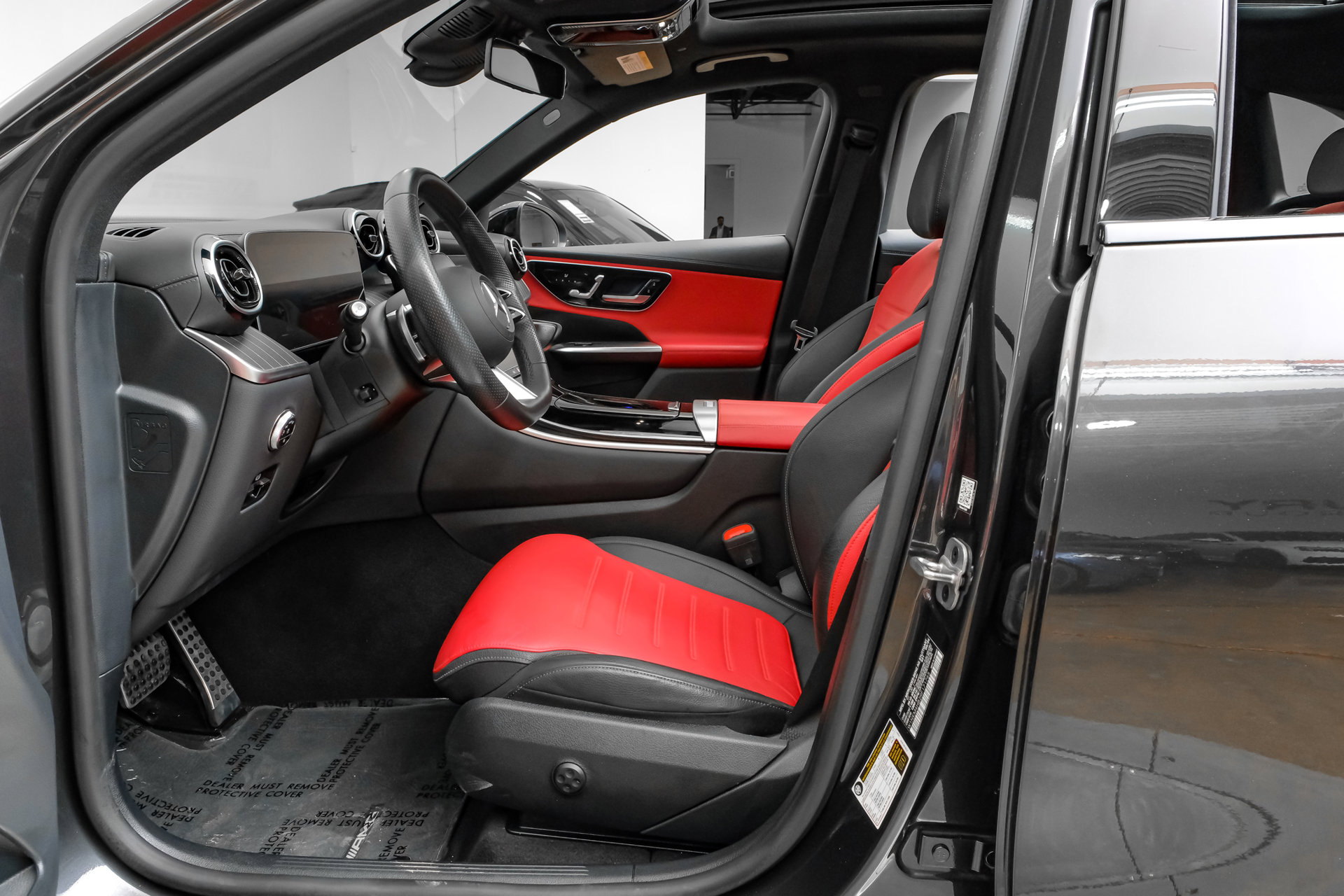 Used 2024 Mercedes-Benz GLC 4MATIC AMG Line Package/AMG Power Red/Panorama Sunroof/Trailer Hitch/Black Leather/Night Package/ Exclusive Line/20" AMG Multispoke Wheels Black SUV