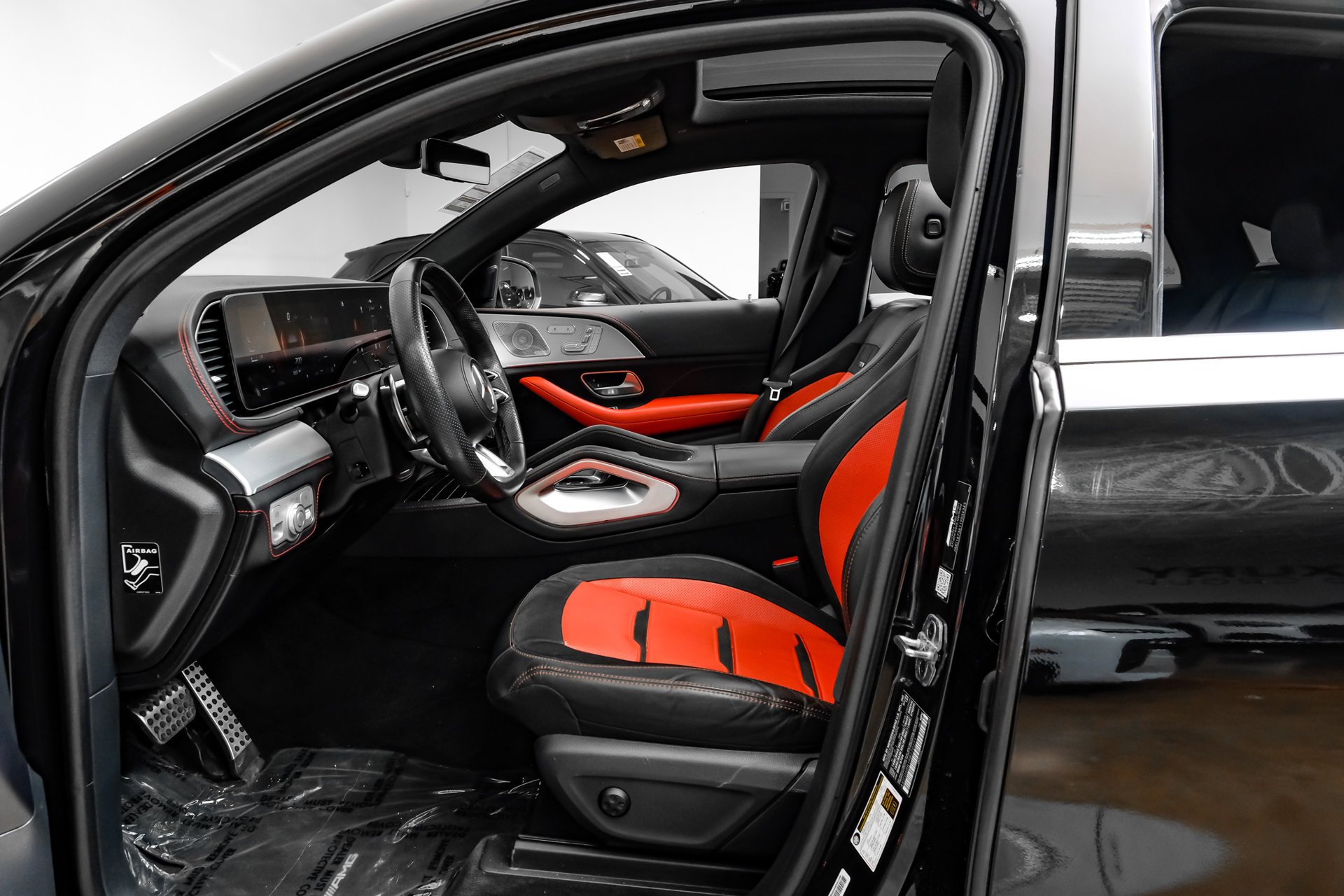 Used 2024 Mercedes-Benz GLE 4MATIC Driver Assistance Package/PARKTRONIC with Active Parking Assist/22" AMG Multi-Spoke Wheels/AMG Classic Red/Black Nappa Leather/ Coupe
