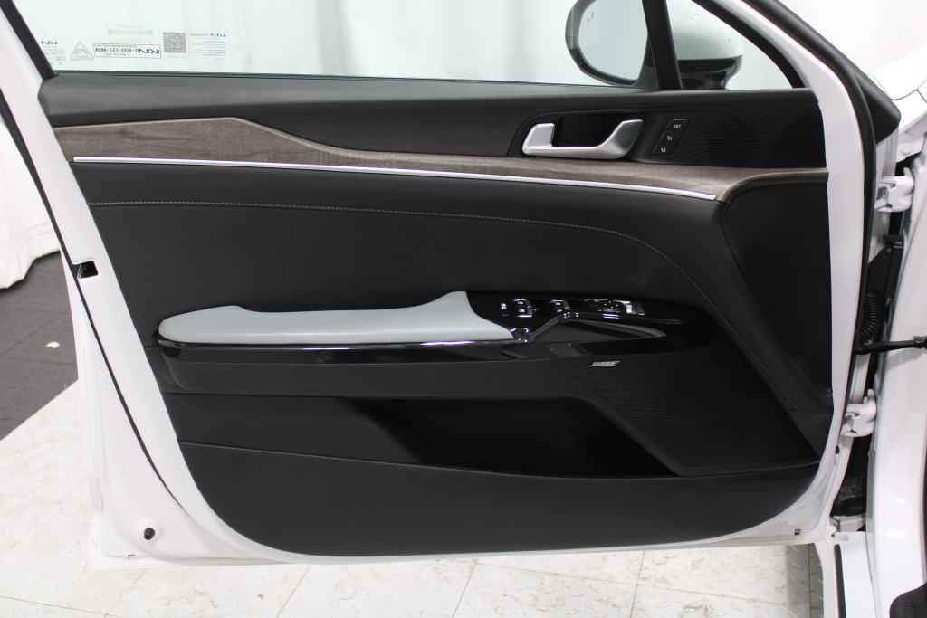 2022 Kia K5 EX - Photo 9