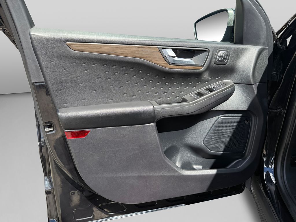 2020 Ford Escape Titanium - Photo 15