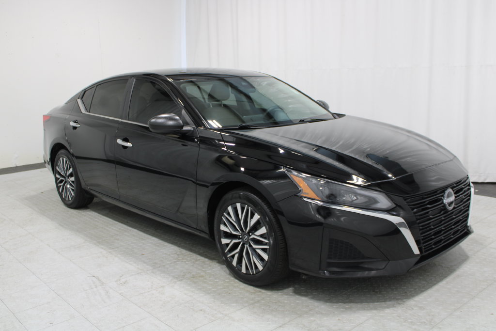 Used 2025 Nissan Altima 2.5 SV Sedan