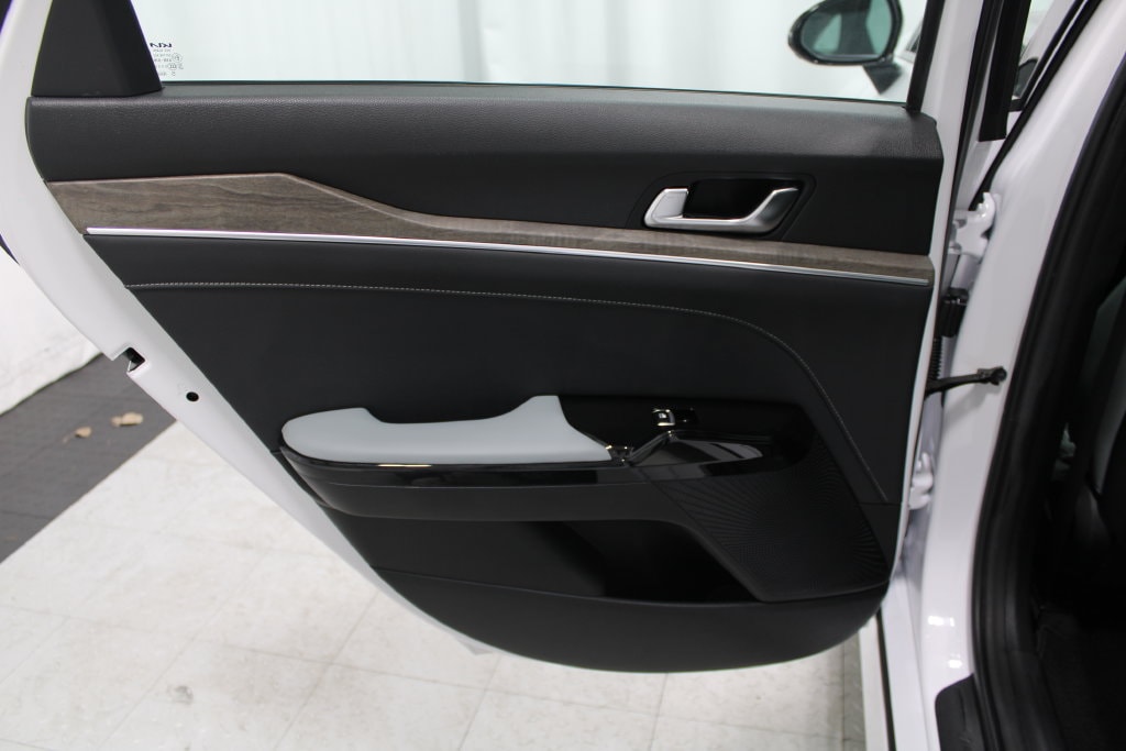 2022 Kia K5 EX - Photo 13