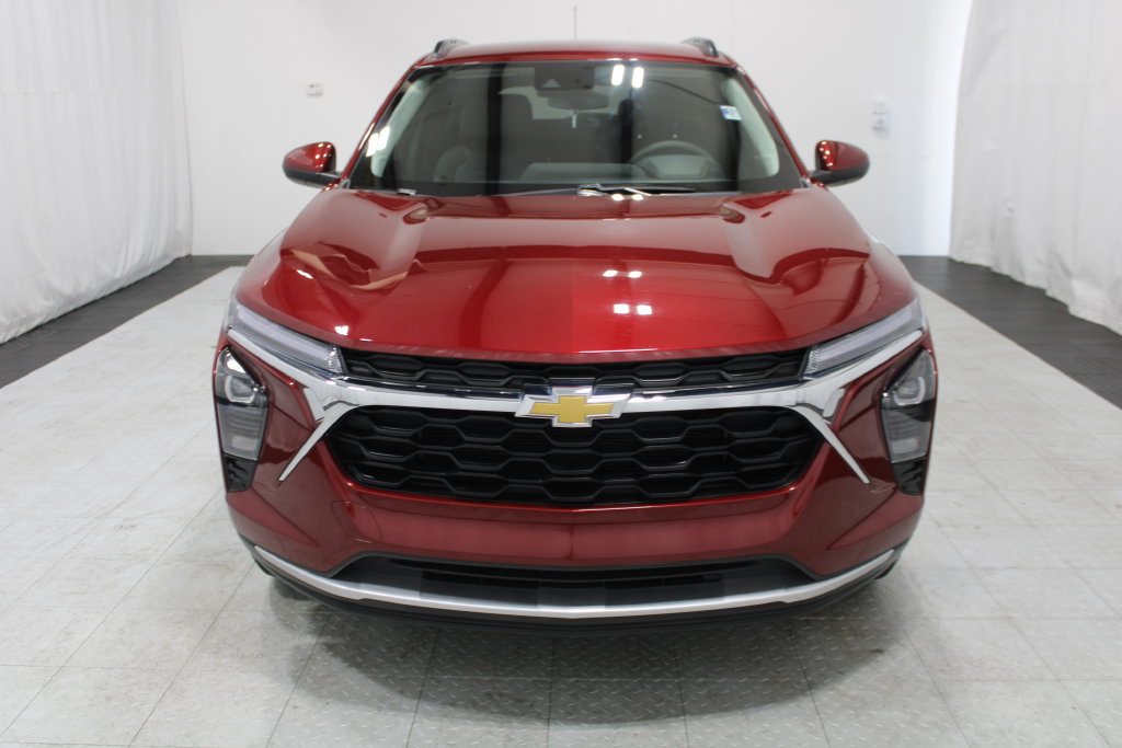 Used 2025 Chevrolet Trax LT SUV