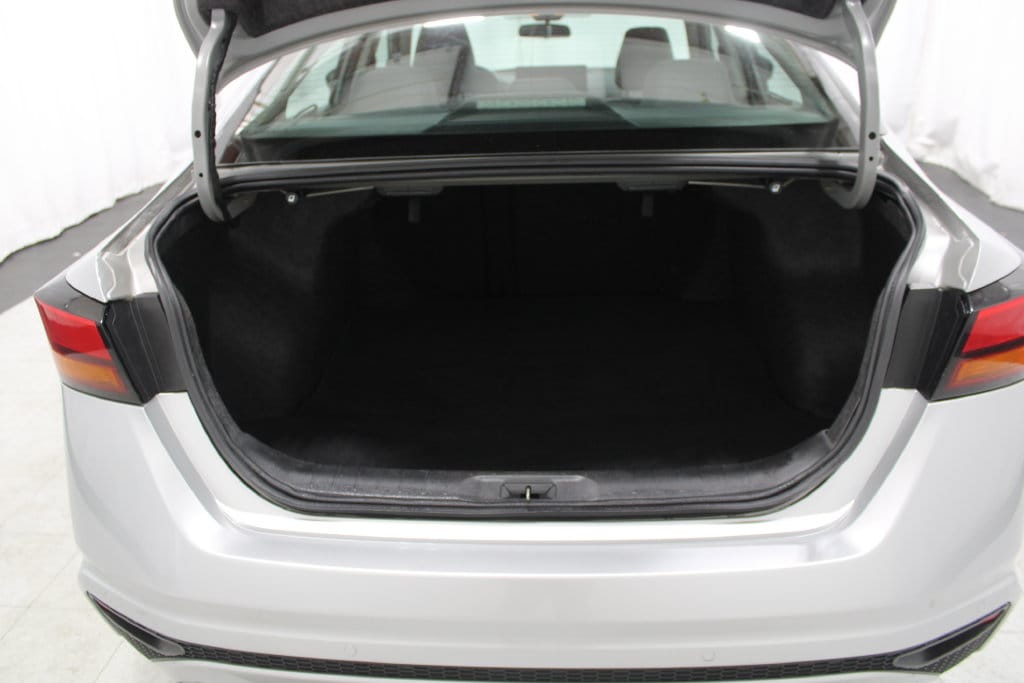 2023 Nissan Altima SL - Photo 17